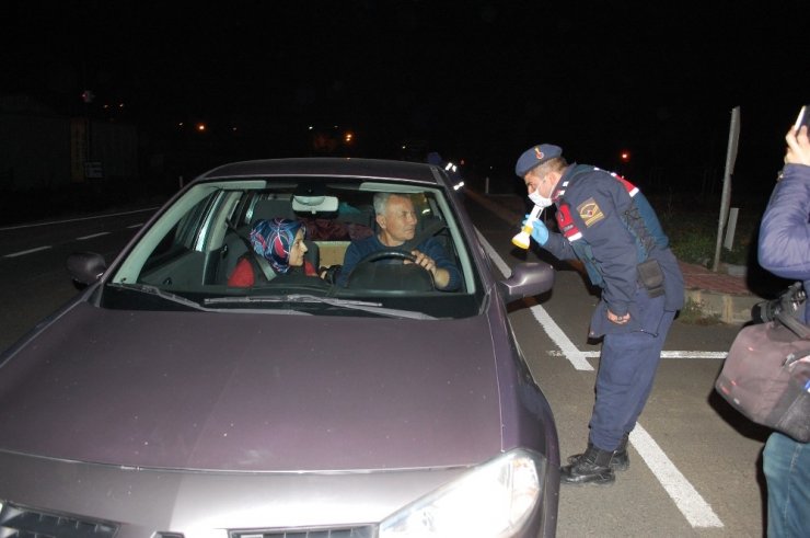 Jandarma ve polis Tekirdağ sınırını tuttu, araçlar geri gönderiliyor