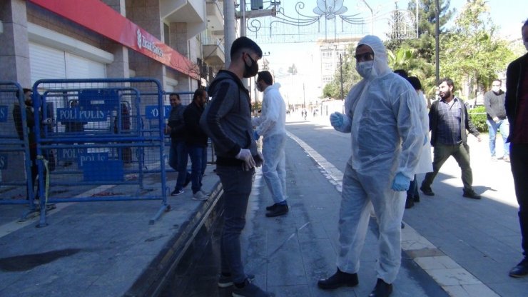 Kızıltepe polisi özel kıyafetle 20 yaş altı denetimi yaptı
