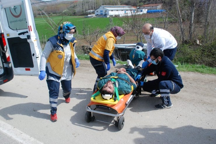 Tokat’ta kalp krizi geçiren hastayı taşıyan ambulans devrildi: 4 yaralı