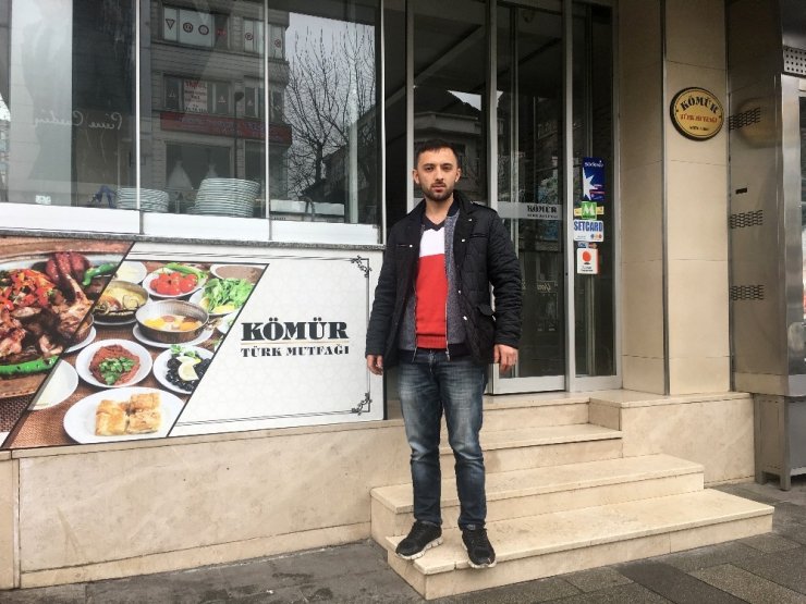 Talihsiz adamın önce motorunu çaldılar, bir gün sonra da duran aracına çarptılar