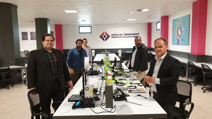 Antalya Teknokent'te "solunum cihazı çoklayıcısı" prototipi üretildi