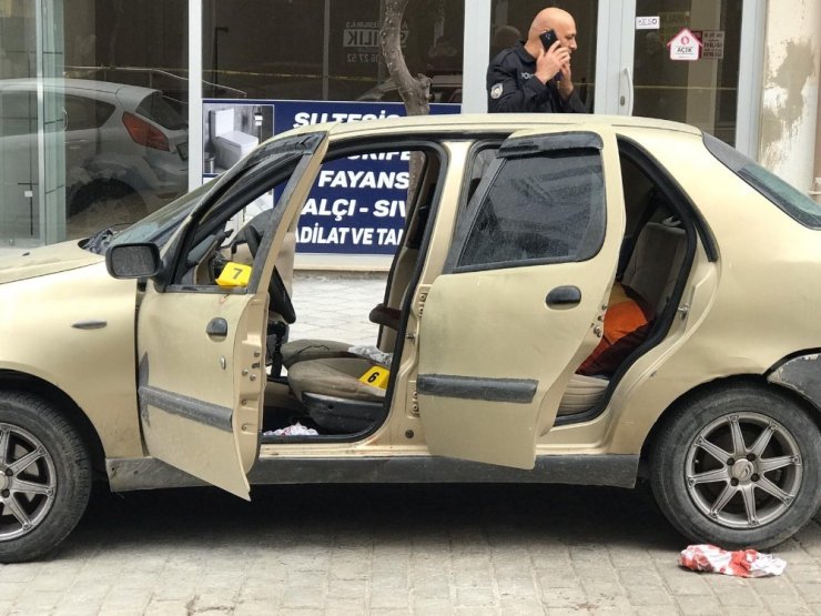 Kuşadası’nda kuzenlere silahlı saldırı: 1 ölü, 1 yaralı