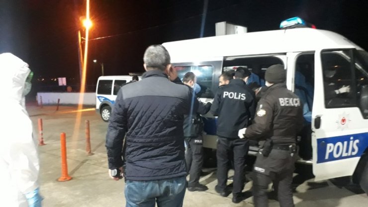 Kontrol noktasında "dur" ihtarına uymadılar, kaçmaya çalıştılar