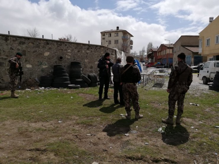 Erzurum’da polis merkezi yanında semt pazarında silahlı kavga