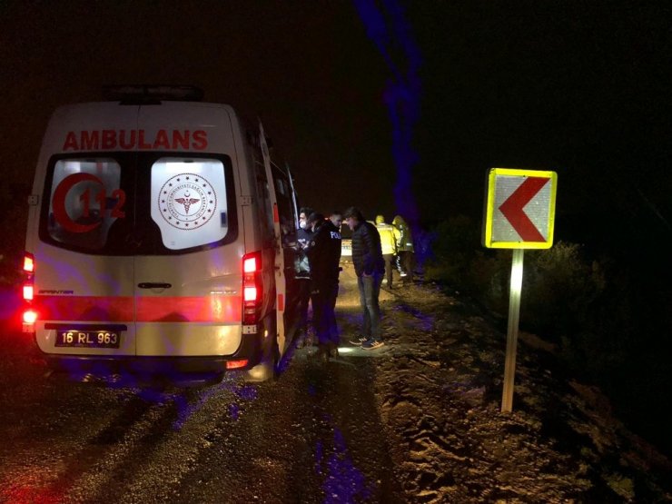 Bursa’da kontrolden çıkan otomobil 30 metre şarampole uçtu