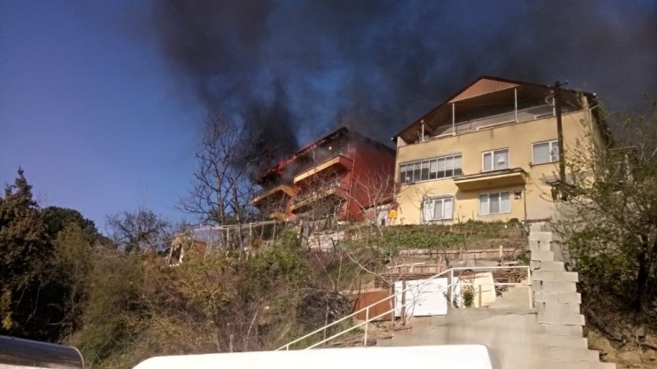 Zonguldak’ta yangın: 2 daire kullanılamaz hale geldi