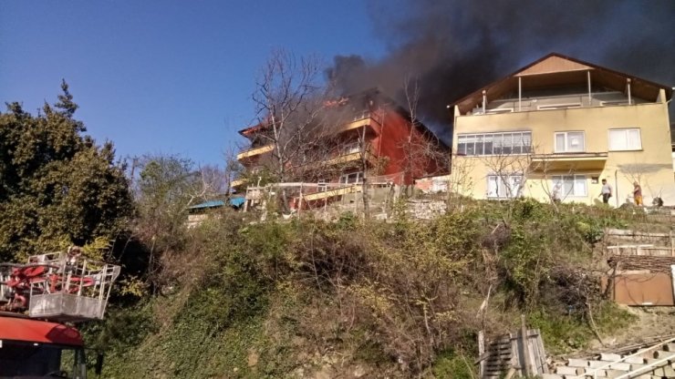 Zonguldak’ta yangın: 2 daire kullanılamaz hale geldi