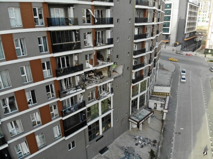 Esenyurt’ta doğalgaz patlamasının yaşandığı bina havadan görüntülendi
