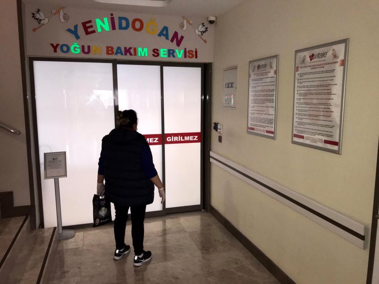 Hastanedeki bebekleriyle görüntülü aramayla hasret gideriyorlar