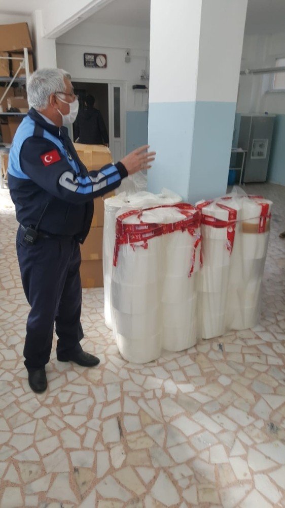 Maltepe’de kaçak maske operasyonu