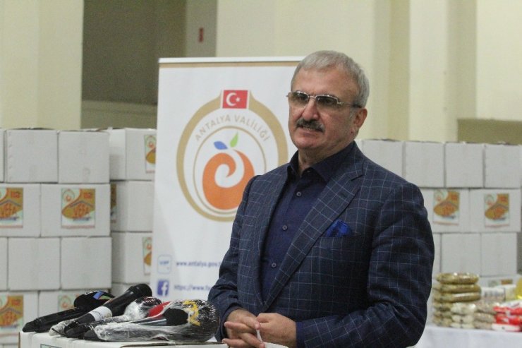 Vali baskını sosyal medya hesabından "İlginç şeyler yaşanıyor" başlığıyla paylaştı