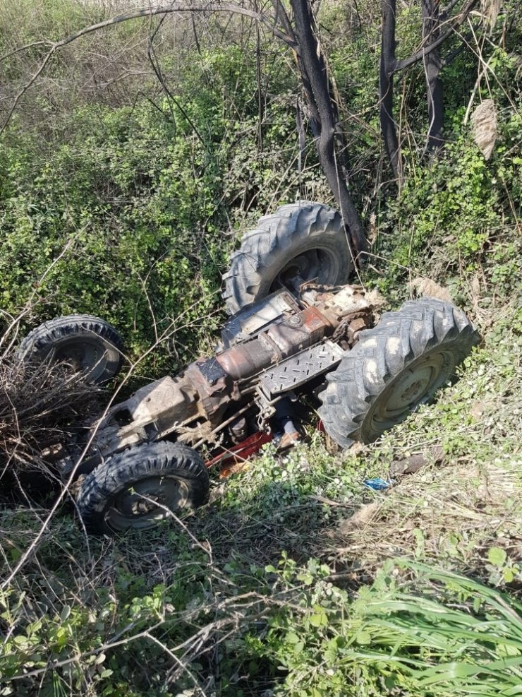 Manisa’da traktör sulama kanalına devrildi: 1 ölü