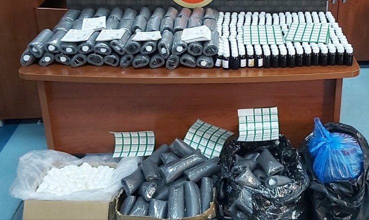 Adana’da 30 litre kaçak viski kiti aroması ele geçirildi