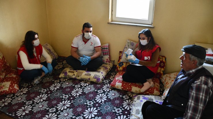 Ağrı'da ilacı biten tansiyon hastanın yardımına "Vefa Sosyal Destek Grubu" yetişti