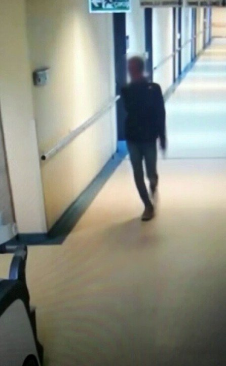 Ataşehir’de hastanede yatan hastanın telefonunu çalan şahıs kamerada