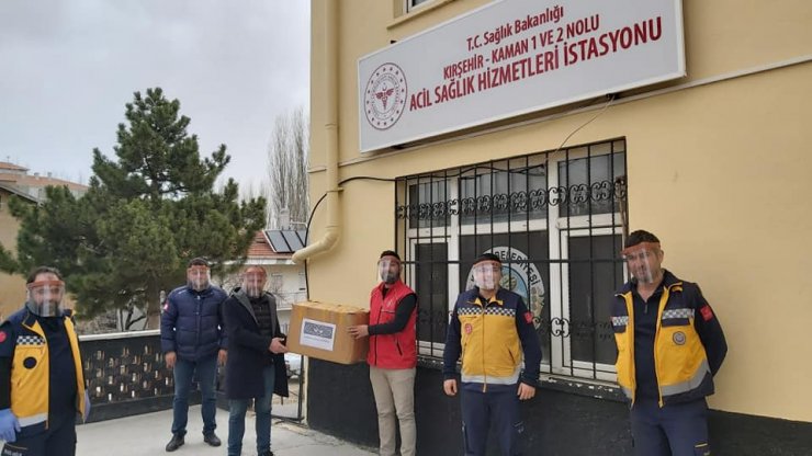 Kaman Gençlik Merkezinden sağlık çalışanlarına siper maske