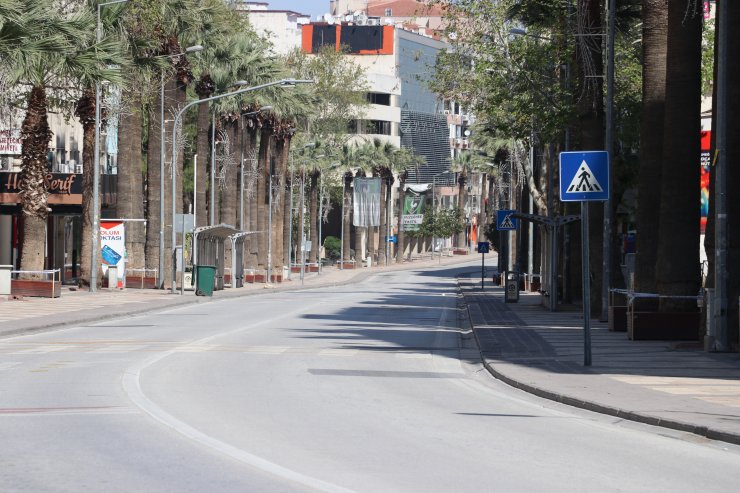 İzmir, Aydın, Denizli ve Manisa'da yasağın ardından sokaklar boş kaldı