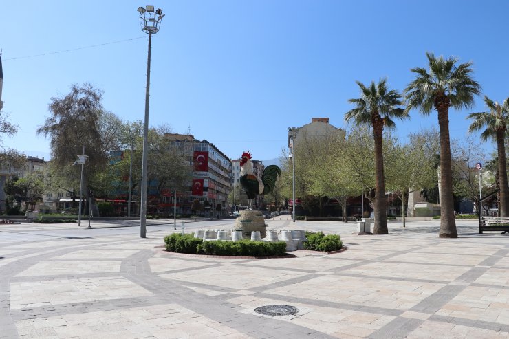 İzmir, Aydın, Denizli ve Manisa'da yasağın ardından sokaklar boş kaldı