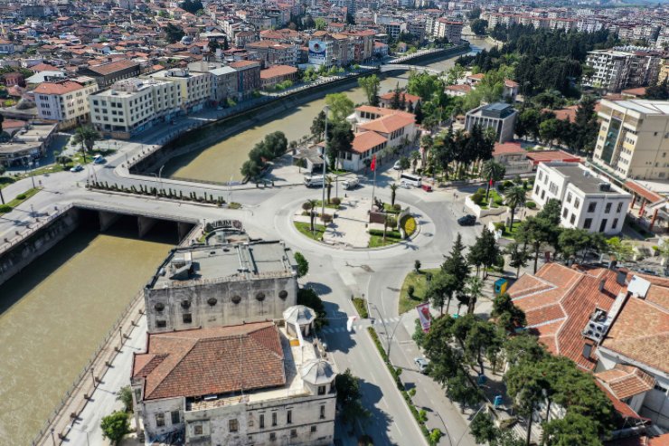 Adana'da Kovid-19 testi pozitif çıkınca hastaneden kaçan kişi güçlükle yakalandı