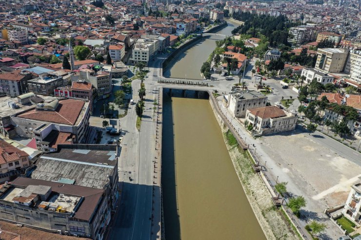 Adana'da Kovid-19 testi pozitif çıkınca hastaneden kaçan kişi güçlükle yakalandı