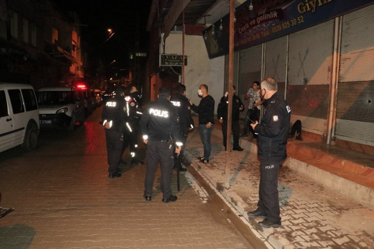 Adana’da bıçaklı kavga: 1 yaralı