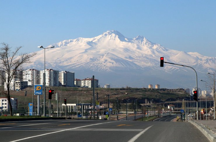 Kayseri'de sokağa çıkma yasağının ardından cadde ve sokaklar boş kaldı