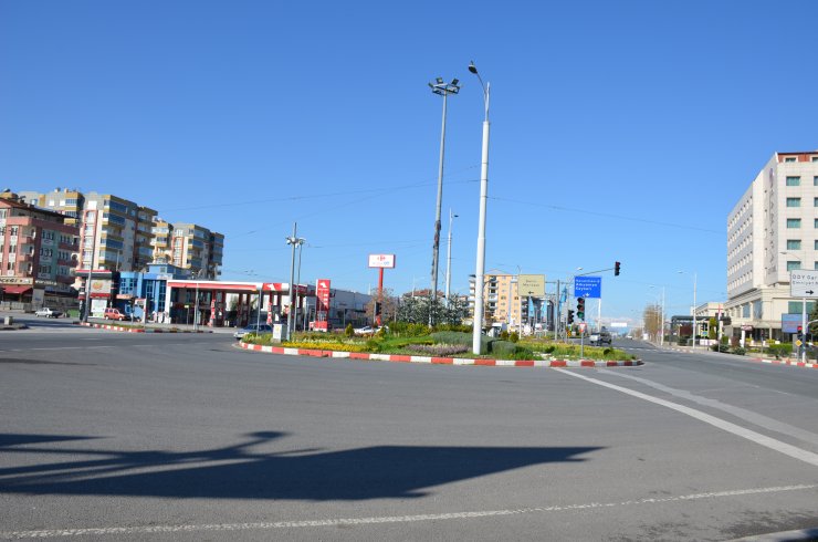Gaziantep, Şanlıurfa, Malatya ve Kahramanmaraş'ta yasağının ardından sokaklar boşaldı