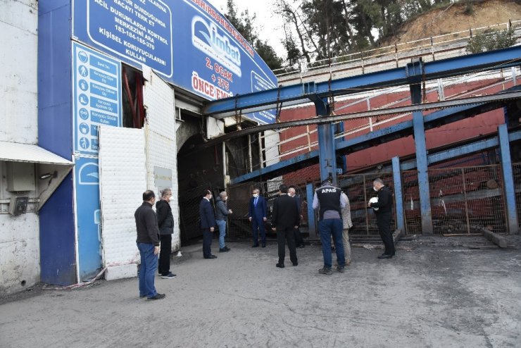 Vali Deniz, göçük meydana gelen madende incelemelerde bulundu
