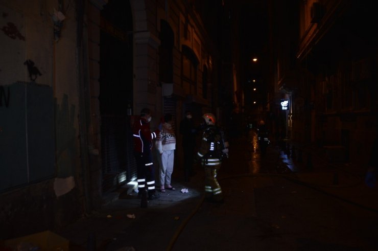 Sinema Oyuncusu Süheyla Artun’un kaldığı apartmanda yangın çıktı