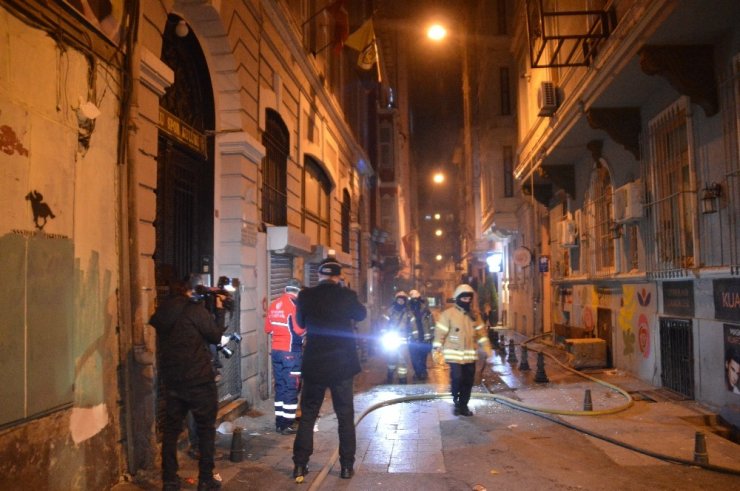Sinema Oyuncusu Süheyla Artun’un kaldığı apartmanda yangın çıktı