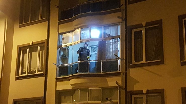 Karaman’da gece yarısı dehşeti! Apartman dairesine ateş açıldı