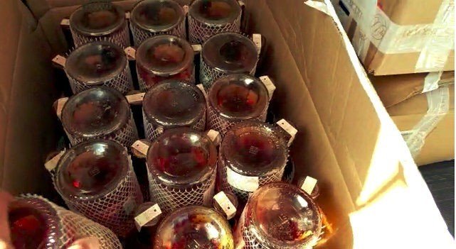 Antalya’da 300 litre kaçak içki yakalandı