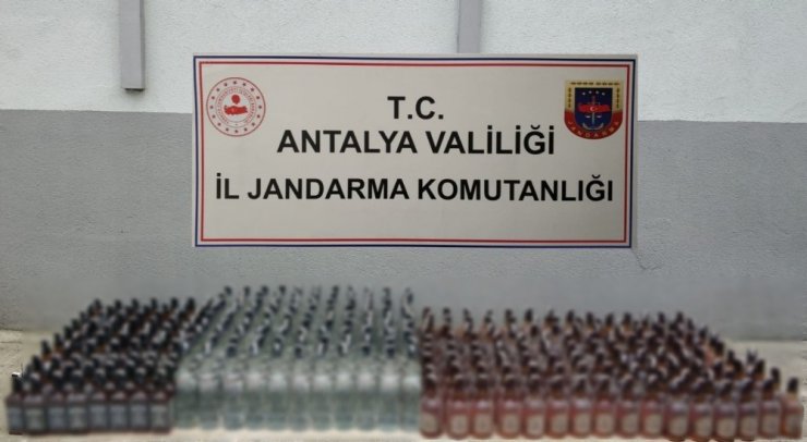 Antalya’da 300 litre kaçak içki yakalandı
