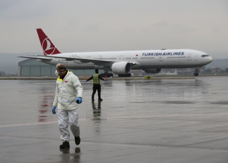 Almanya'daki 285 Türk vatandaşı  Ankara'ya getirildi