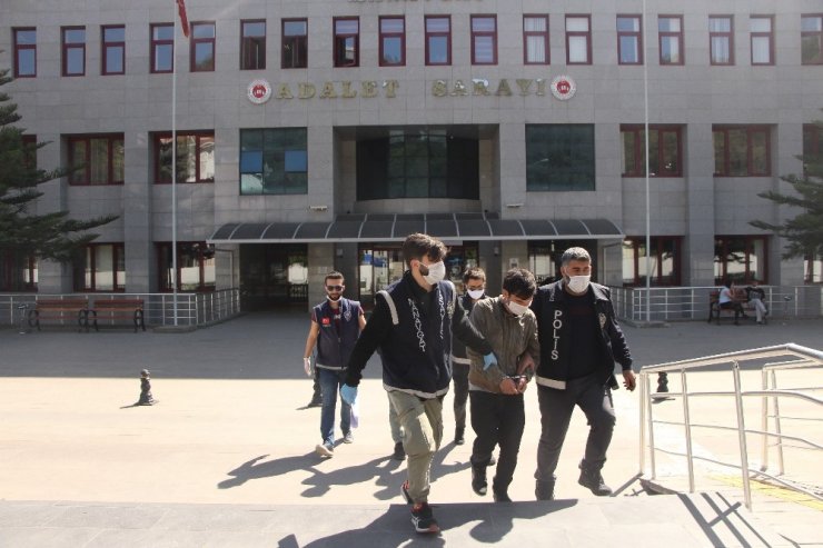 Antalya'da klima bırakmayan hırsızlar yakalandı