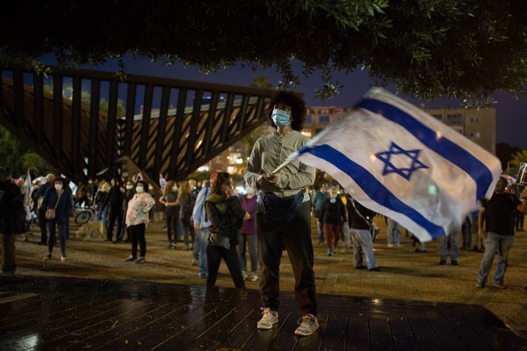 Tel Aviv karıştı Netanyahu git gösterisi