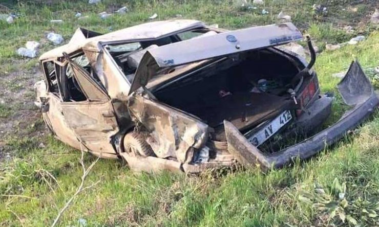 Ankara Nallıhan'da trafik kazası otomobilin sürücüsü ağır yaralandı