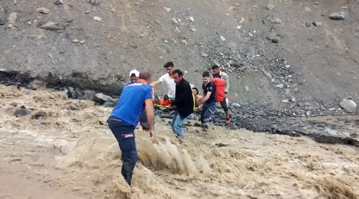 Erzincan'da Kırsaldaki Yaralıyı AFAD Kurtardı