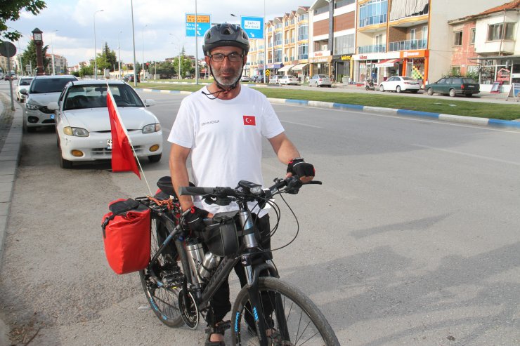 Vefalı seyyar satıcı İzmir'den Konya'ya 8 günde geldi!