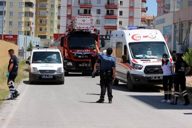 Kayseri'de İntihara Kalkışan Şahsı Polis İkna Etti