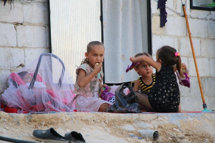 İHH İdlib'de 120 bin sığınmacıya yuva kuruyor