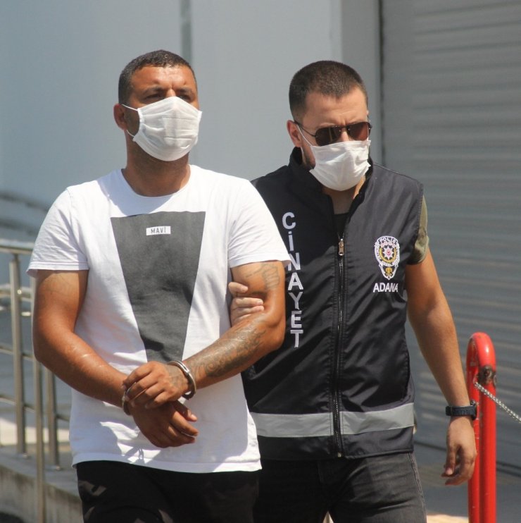 Adana'da berber kalfasını öldüren zanlıyı polis yüz tanıma sisteminden buldu