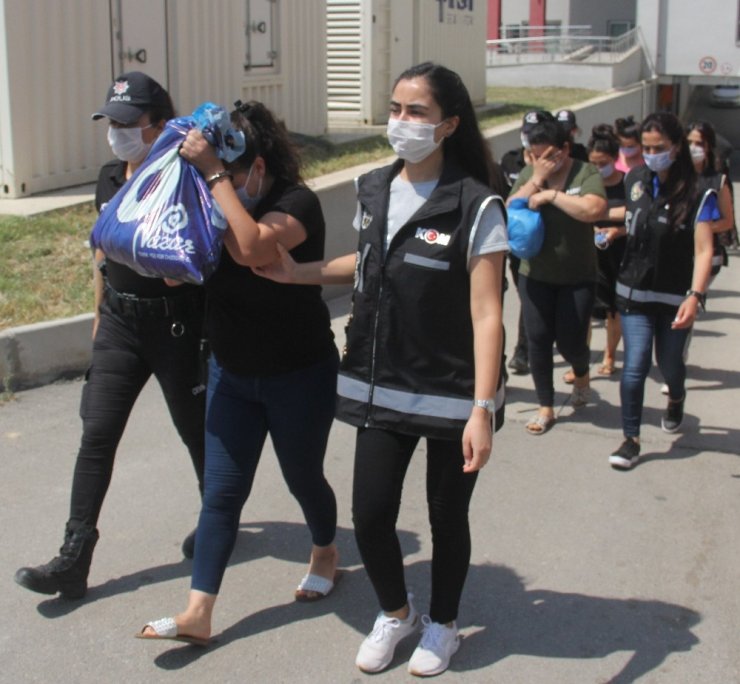 Adana'da tefeci ailesi polisleri bile şaşırttı! Bu işi iki kuşaktır yaptıkları anlaşıldı