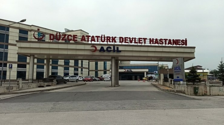 Düzce'de tarım işçilerini taşıyan traktör devrildi