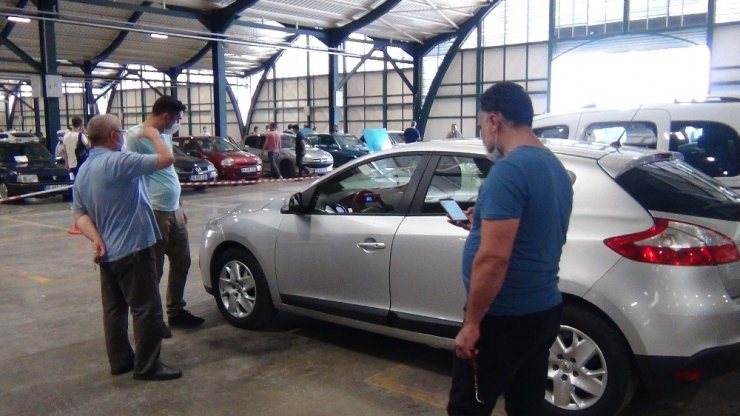 İkinci el oto pazarı yeniden açıldı! yüksek fiyatlardan