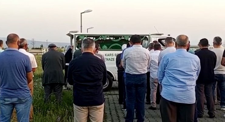 Su kuyusunda bulunmuşlardı! Anne ve oğlu gözyaşlarıyla toprağa verildi