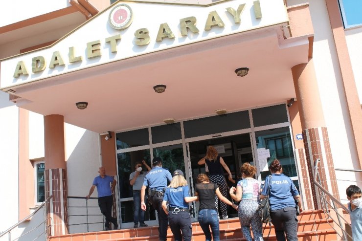 Evden ziynet eşyası çalan 5 kişi tutuklandı