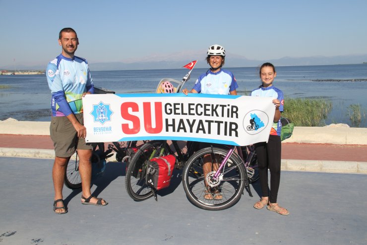Susuzluğa dikkat çekmek için bisikletle Beyşehir'e geldiler