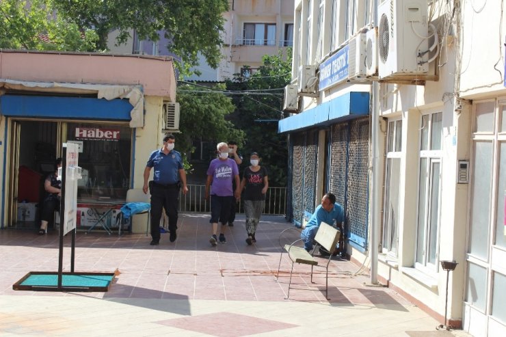 Minik ikizlere cinsel taciz iddiası! Anne dahil 4 kişi tutuklandı