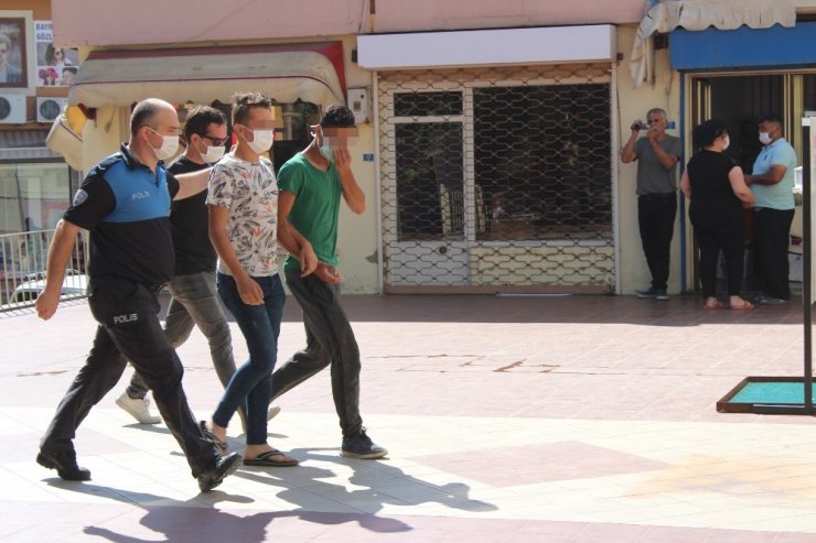 Minik ikizlere cinsel taciz iddiası! Anne dahil 4 kişi tutuklandı